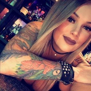 Meet your Posher, Lorrin